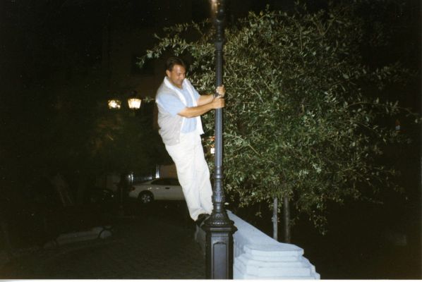 Italy
Gene Kelly in Italy??
